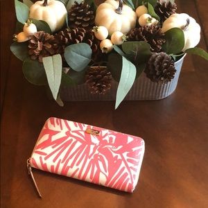 Kate spade wallet! Perfect for spring/summer!